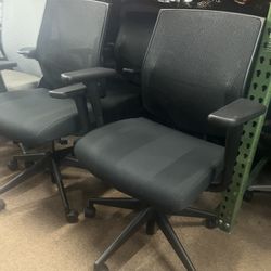 Sit On Seating Black Mesh Ergonomic Office Furniture Rolling Desk