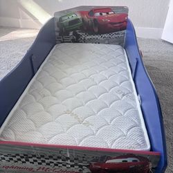 Lightning McQueen kids bed