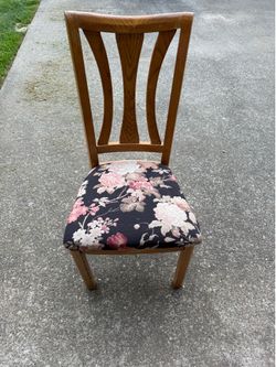 6 solid Oak chairs