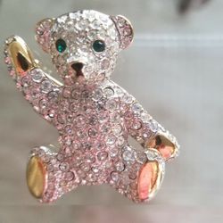 JEWLERY PIN BEAR, GOLD WITH DIAMOND CRYSTALS BEADS AND GREEN EMERALD EYES