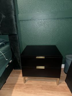 Brand new 2 drawer side table