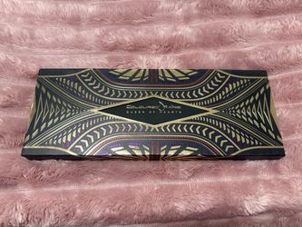Coloured Raine Queen of Hearts Palette