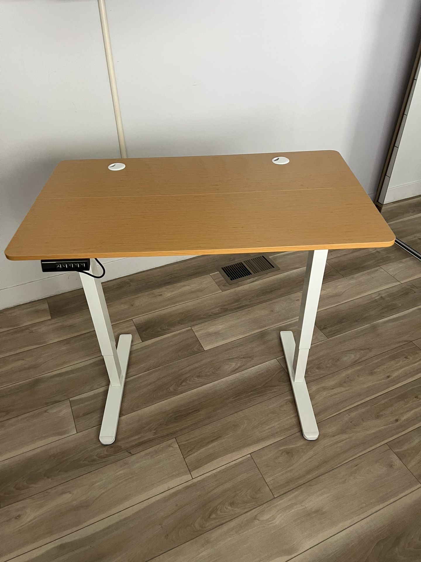 New Electric Standing/sitting desk