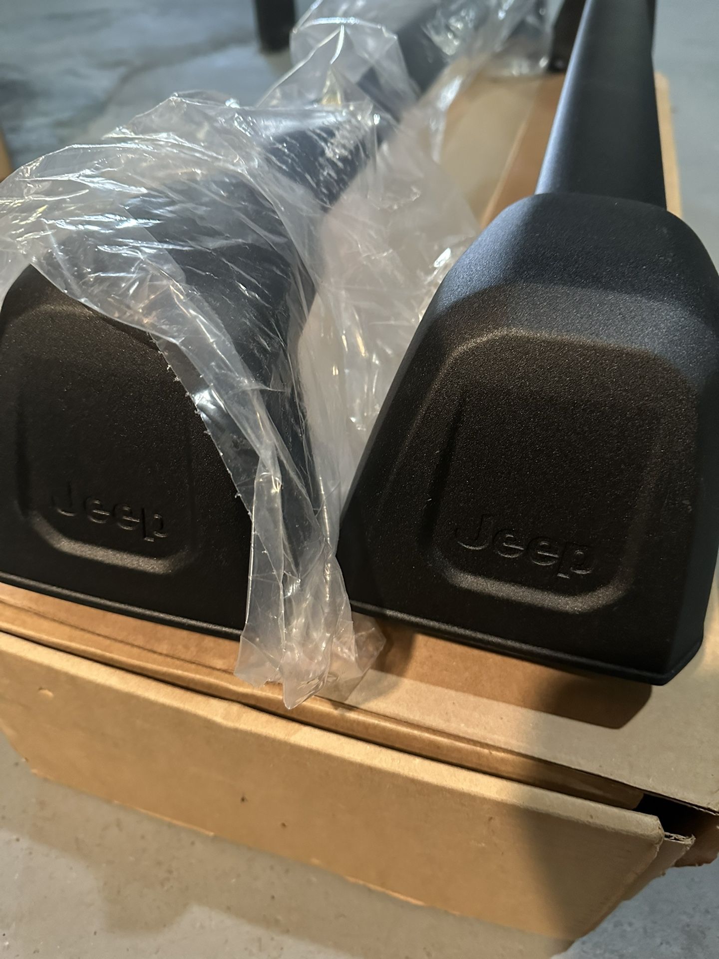 NEW Genuine OEM Mopar Jeep Grand Cherokee roof rack cross bars 2022-2025