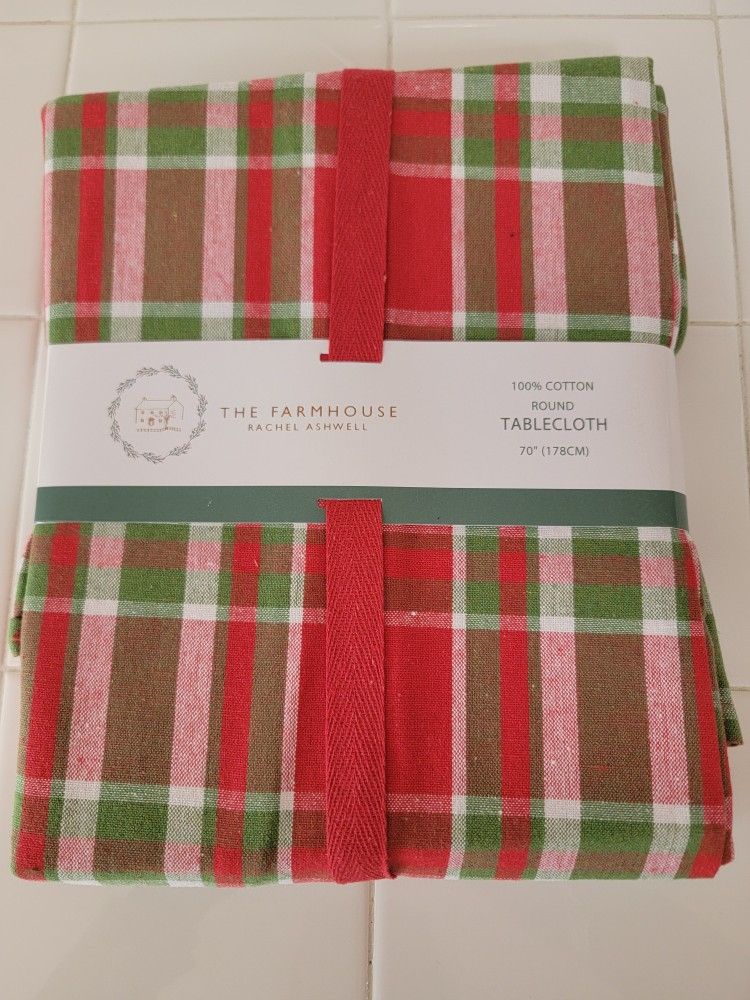The Farmhouse Rachel Ashwell 70'' Round Plaid Tablecloth