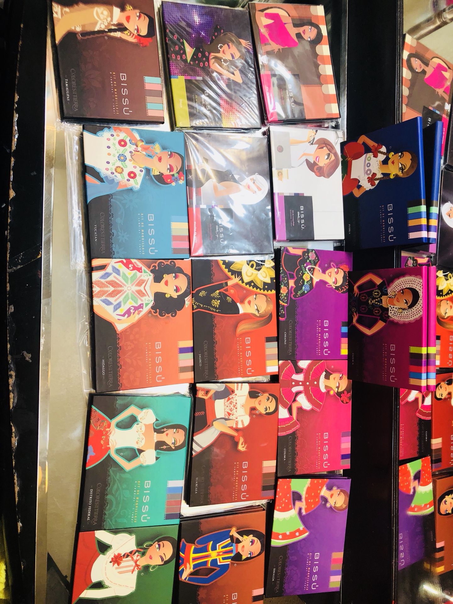 Paletas de sombras Bissu 💕😃💥💥Colores de mi tierra