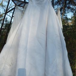 David's Bridal Wedding Dress With Accessories Size 14