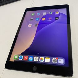 Apple iPad 7th Generation 32GB Unlocked (Grey)