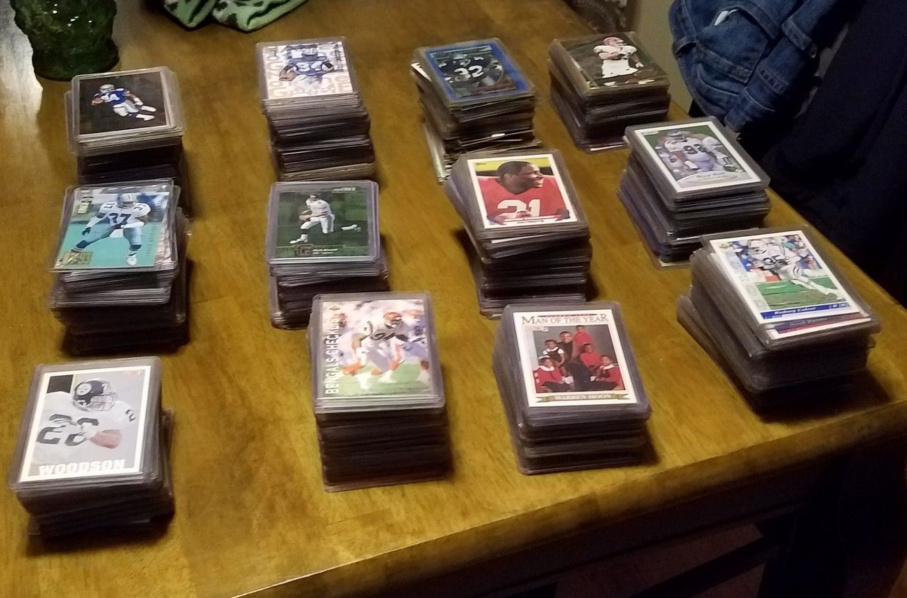 100's of football cards