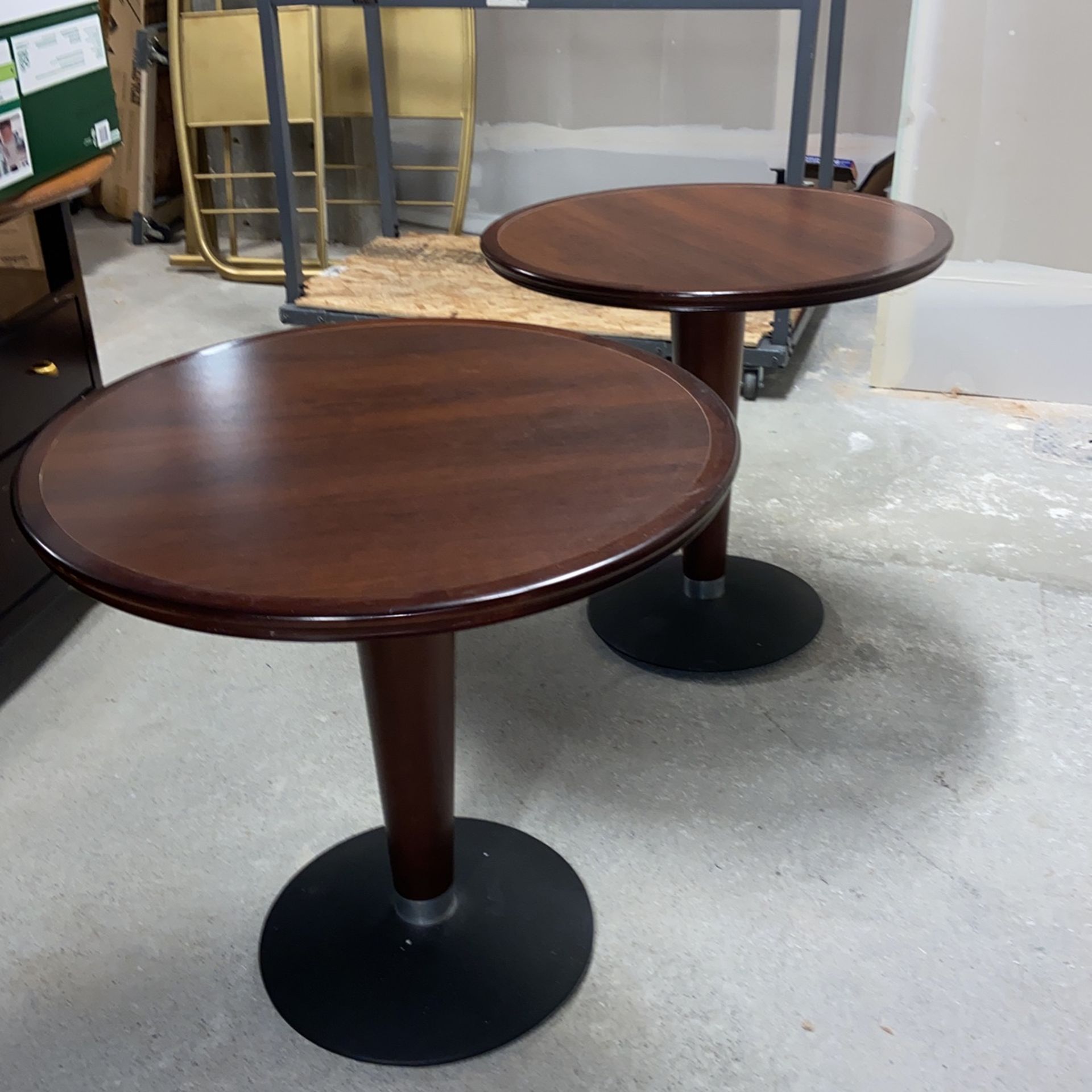 Round Pedestal Side Table