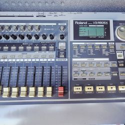 ROLAND Digital Studio Workstation