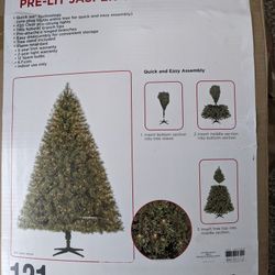 Pre-lit Christmas Tree 