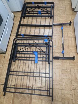 Queen size bedframe