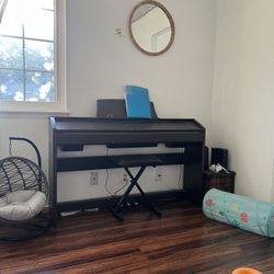 Privia electric piano
