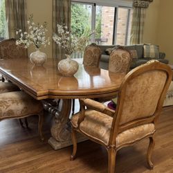 Beautiful Dinning Set 
