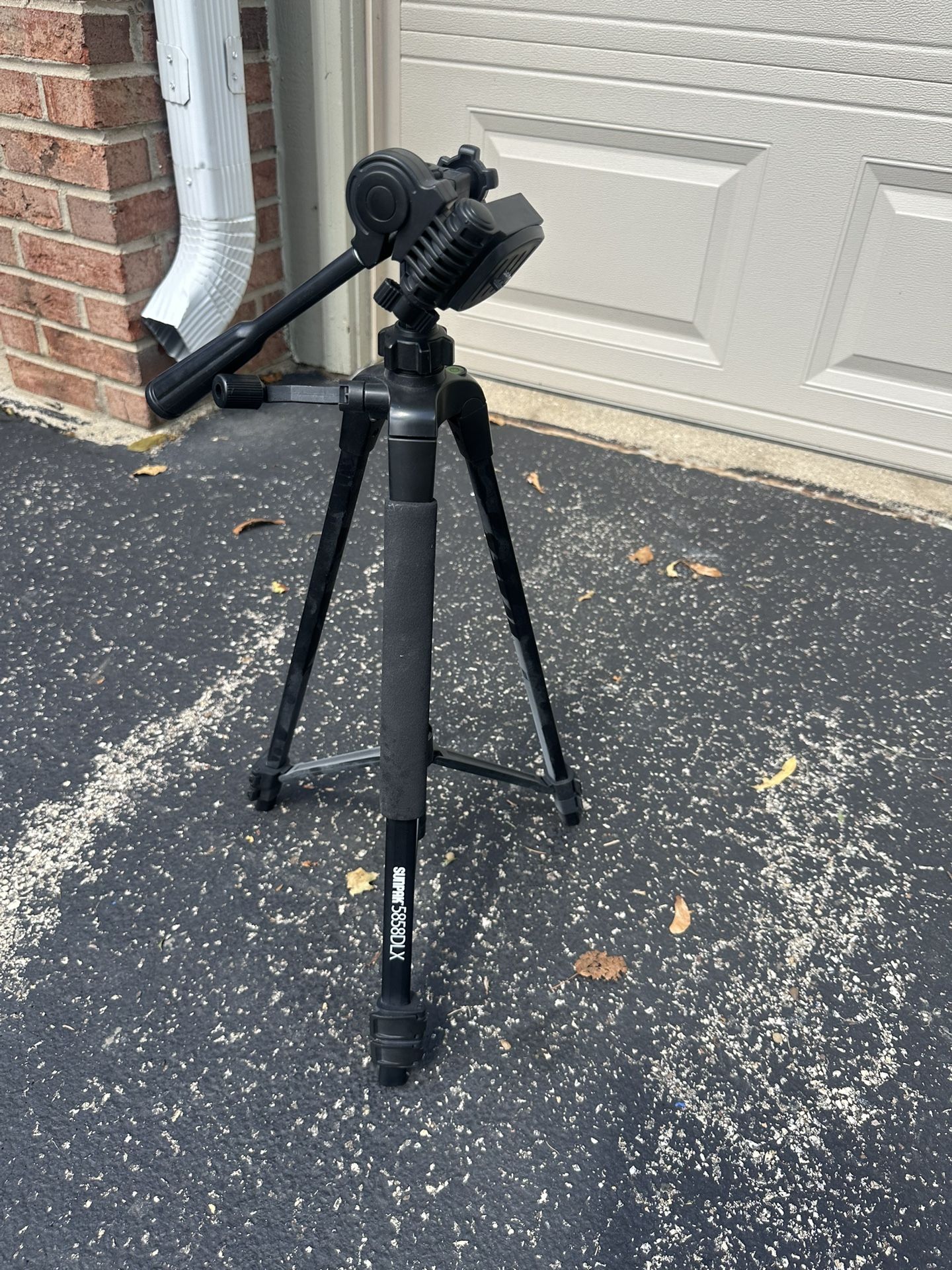 Sunpak 5858DX Tripod – Good Condition