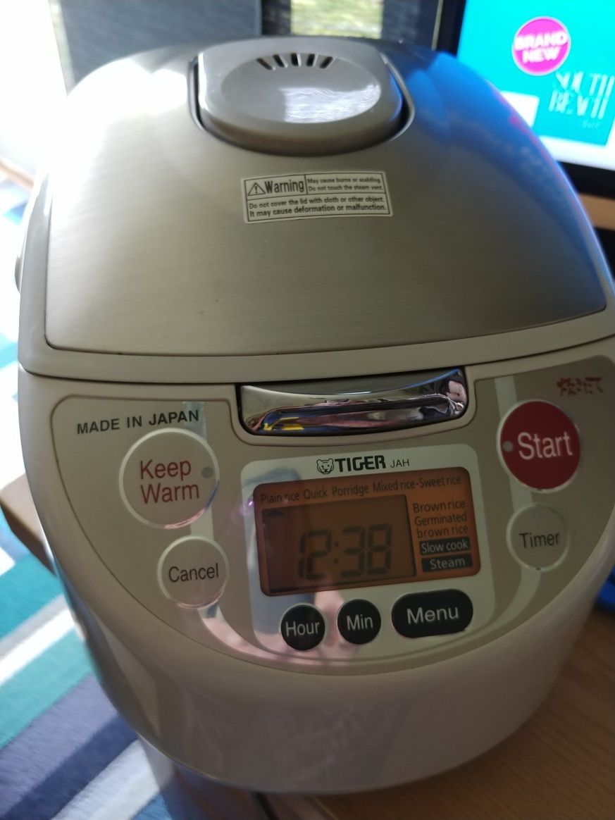 NEW TIGER RICE COOKER AND WARMER 8 CUP(UNCOOK), Urban Satin JNP-S15U-HU for  Sale in Las Vegas, NV - OfferUp