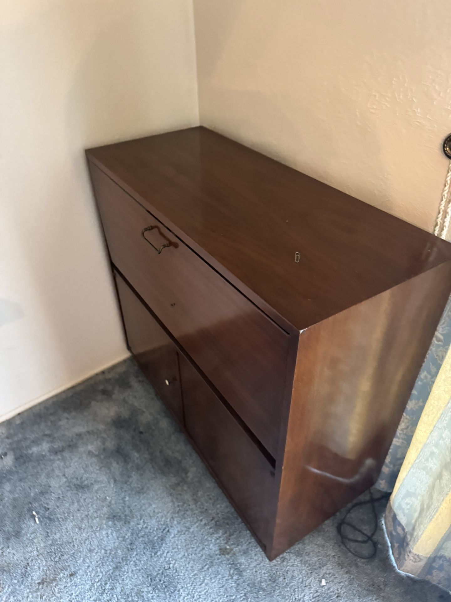 Vanity Dresser