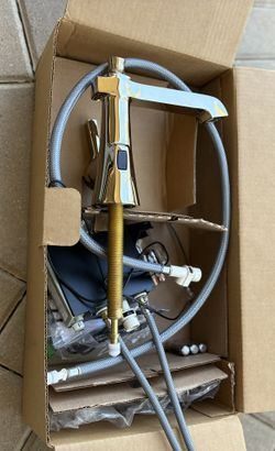 Moen Flara 1.2 GPM Single Hole Bathroom Faucet with Pop-Up Drain Assembly