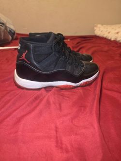 Jordan Bred 11s Size 8