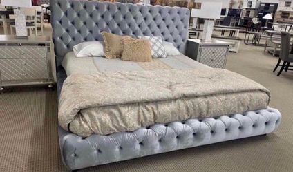 NEW IN BOX- Glam Grey Platform Bed Frame Queen & King Size