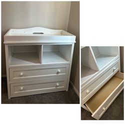 Baby changing table