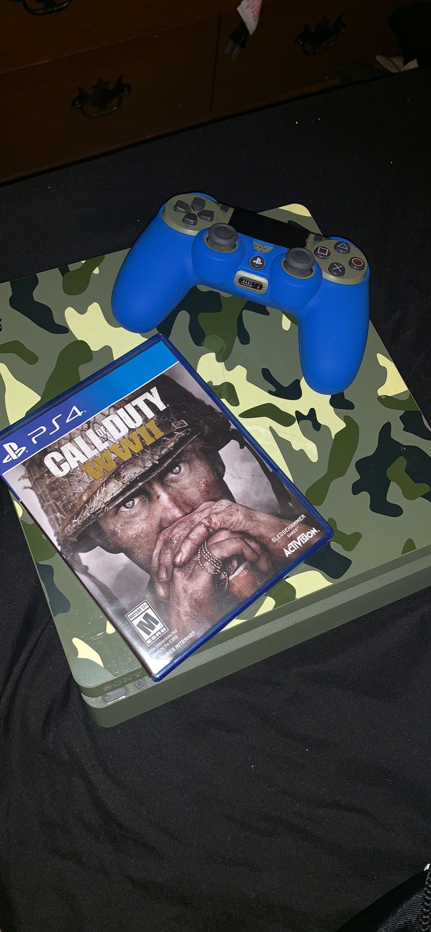 Camo 1 tb PS4 and with turtle beach headset