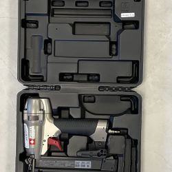 Porter Cable 18 Gau Nail Gun Wit Case 