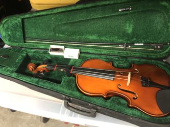 Violin With Bow And Case