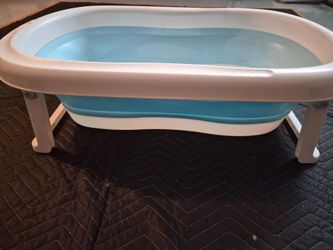 Collapsible baby bath tube