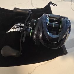 Dobyns Maverick 7.2:1 Baitcasting Reel R/H