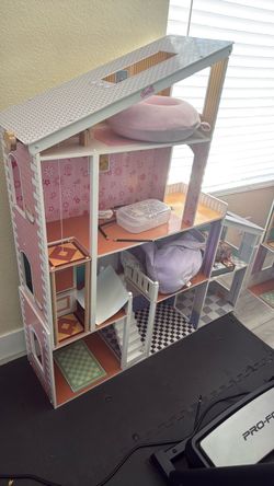 2 play houses