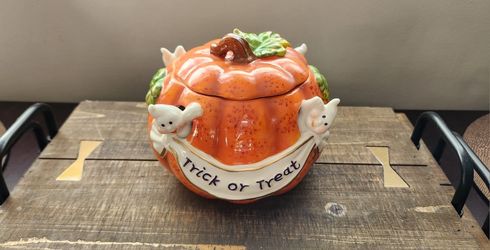 Halloween Cookie Jar Candy Jar Ghosts Trick Or Treat Pumpkin Fall Canister Ceramic Like New EUC Orange