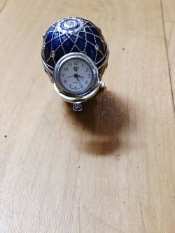 Ornate Fabergé-Style Clock Egg – Blue & Silver, Quartz
