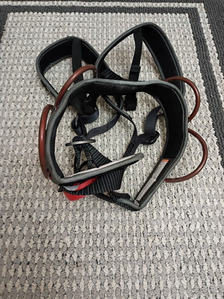 Black Diamond Focus Al Medium Climbing Harness 