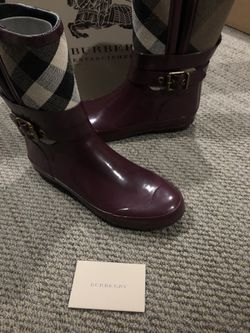 Burberry rain boots. 8,5