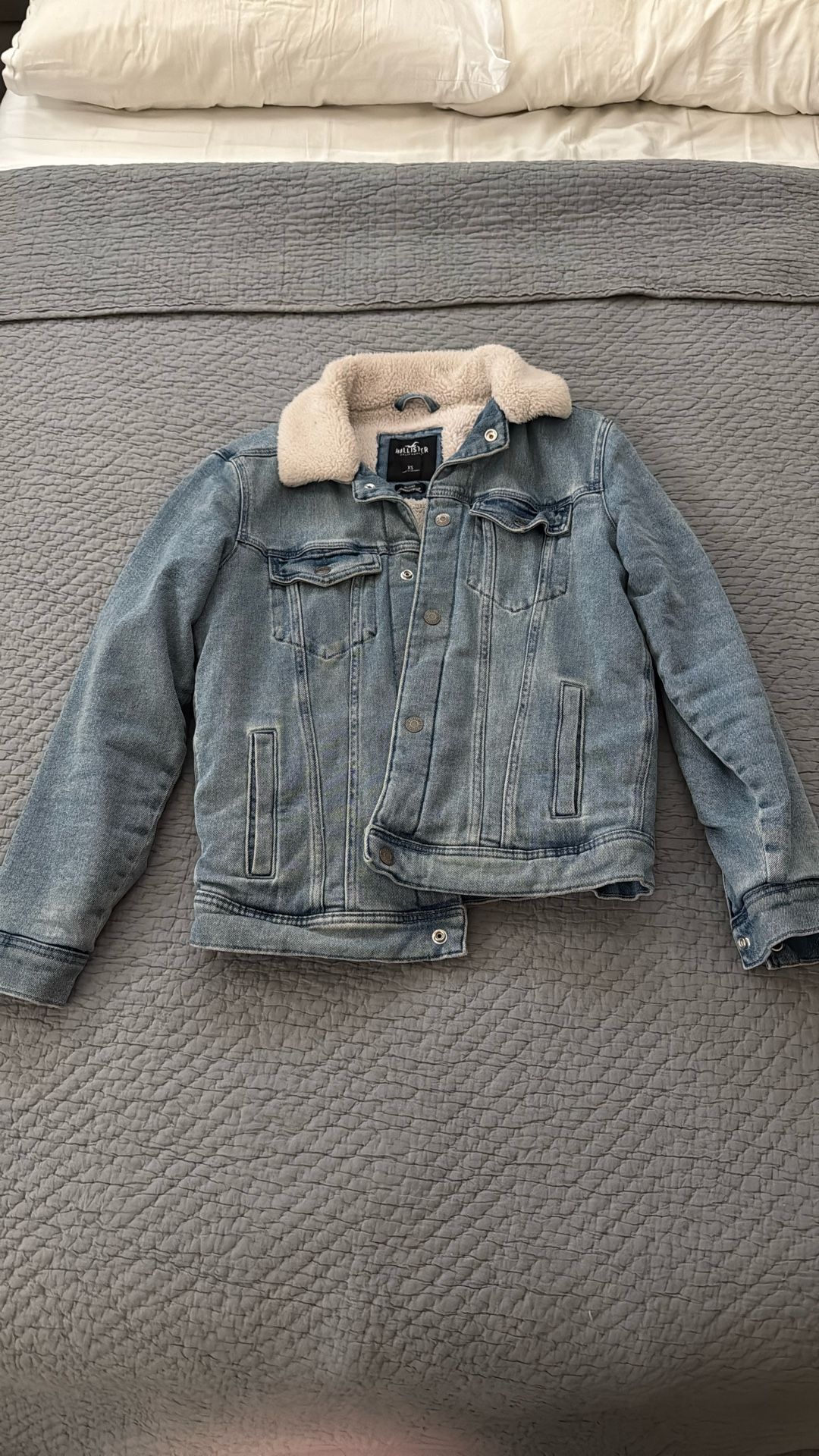 Hollister Sherpa Jacket Extra Small