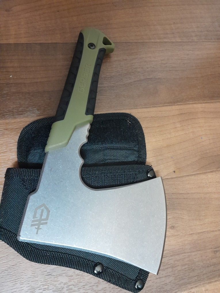 BRAND NEW GERBER AXE