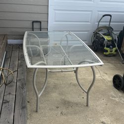 Patio Table And 6 Chairs