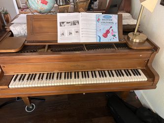 Chickering 5 Ft 4 Baby Grand Piano. Needs Love. Serial Number 83112