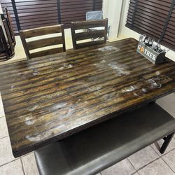 Dining table set