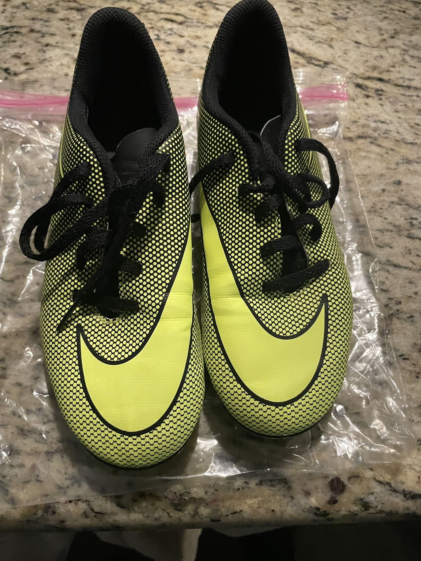 Big Boys Soccer Cleats Size 5Y