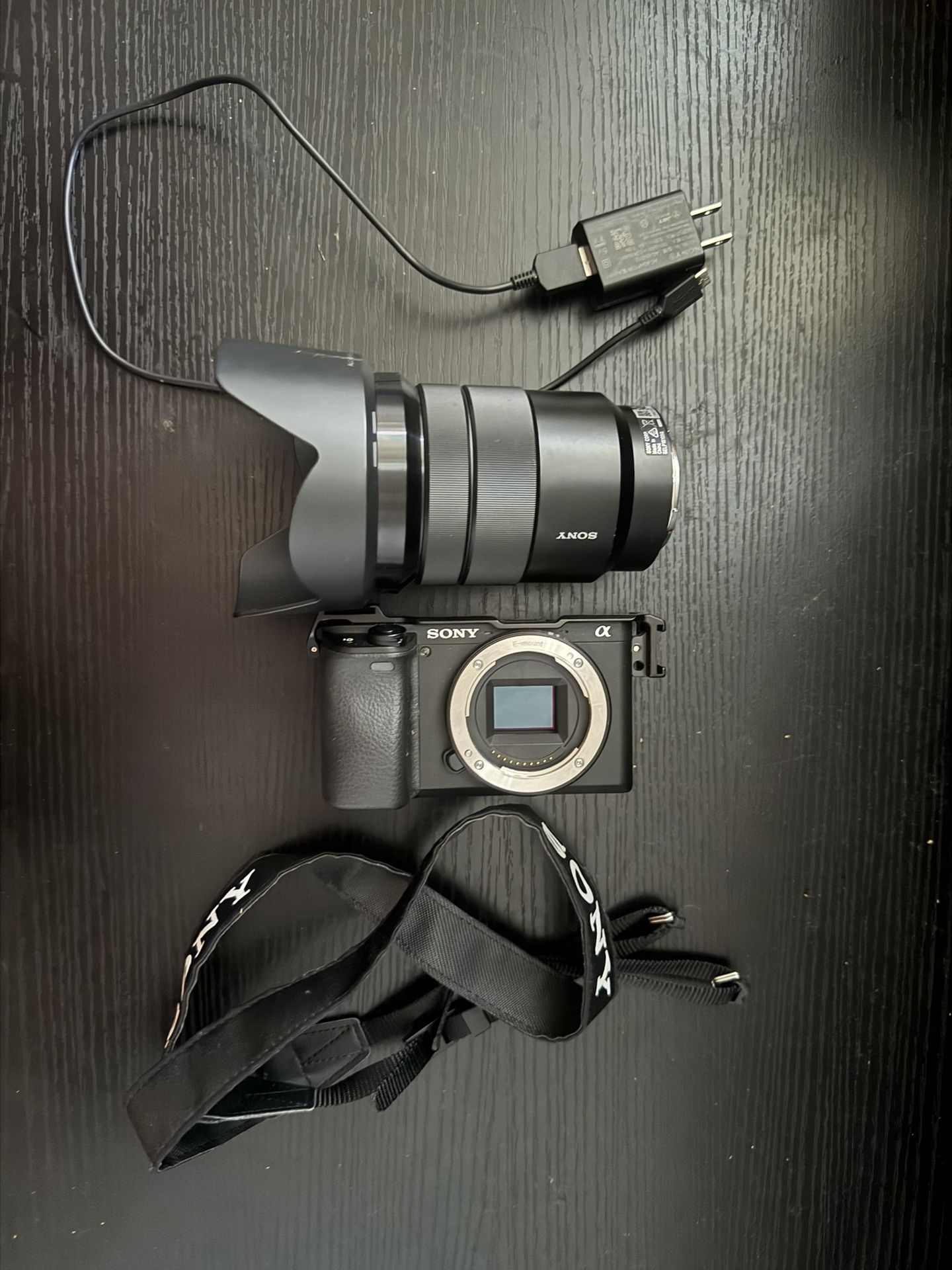 Sony 6400 Camera With 18-105mm F4 Goss, Black Lens .