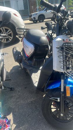 150 Cc Gas Ready To Go Scooter Bike Moped