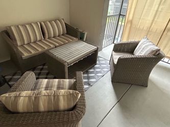 Outdoor Wicker Patio Furniture Set