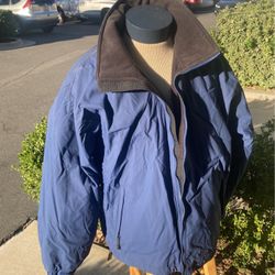 Columbia Men’s Jacket  One Inside Zippered Pocket And Two Outside Slash Zipper Pockets. Navy, Large  Like New