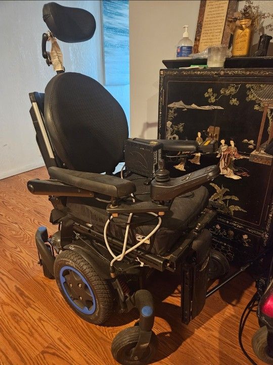 Electric Wheelchair 