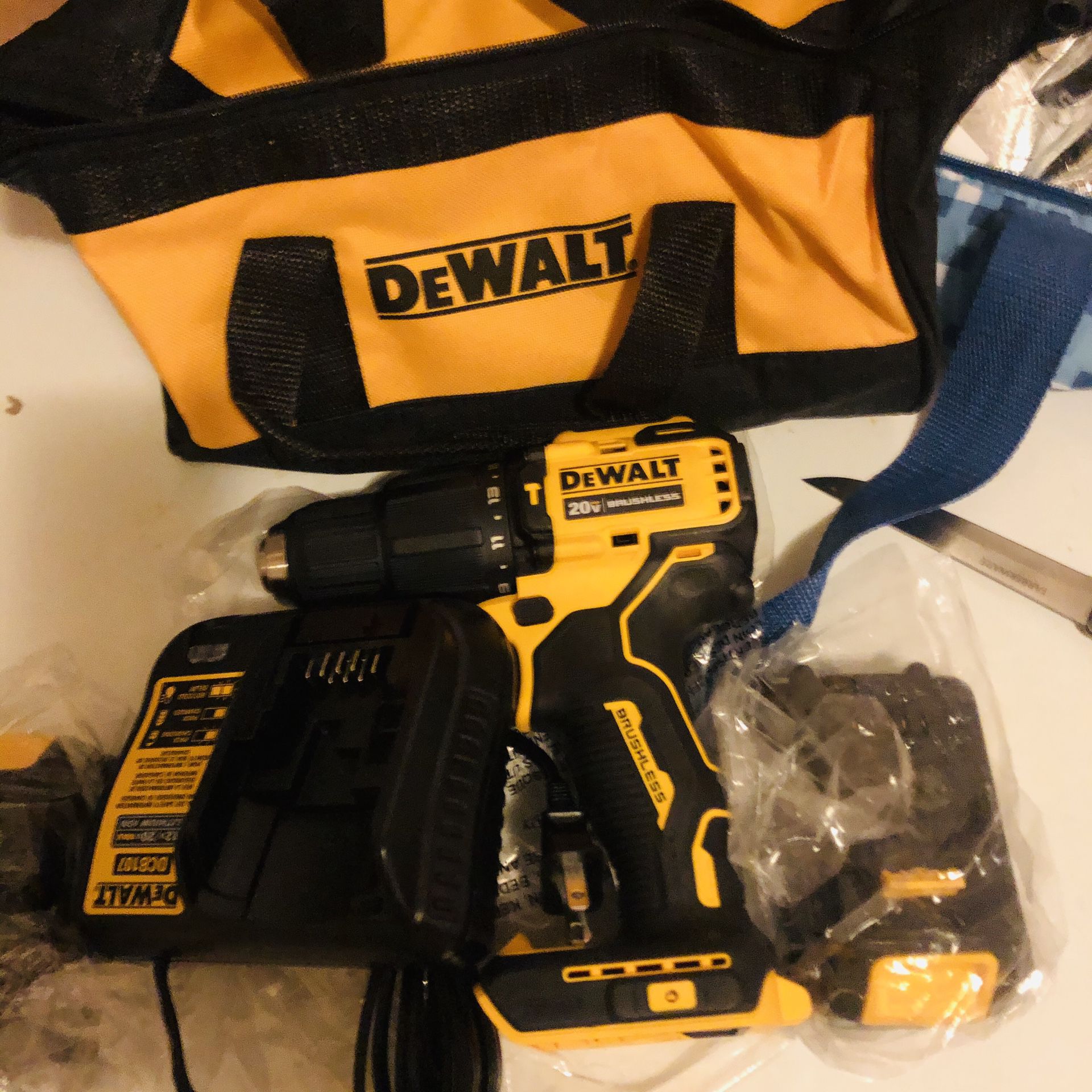 Dewalt hammer drill 2 batteries charger and bag new