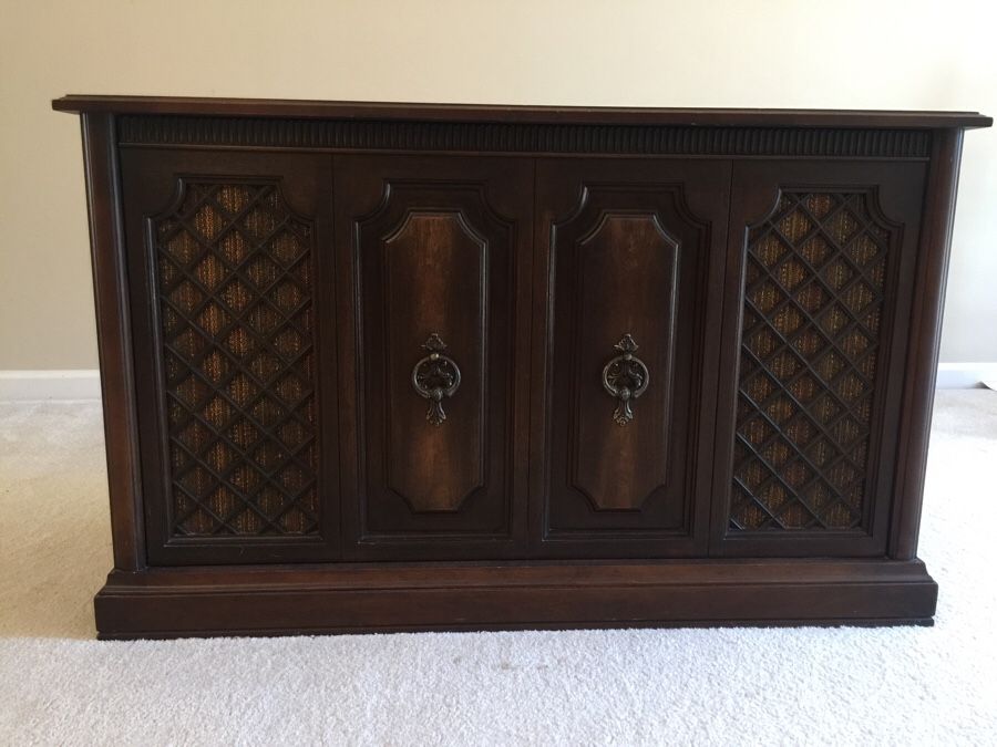RCA Stereo Cabinet (Mark Eight Stereo w/AM-FM radio w/turntable & 8 track player)