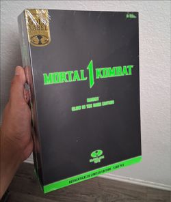 Mortal Kombat Raiden Figure GLOW McFarlane Toys Gold Label SDCC